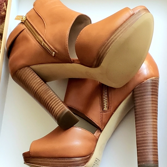 Michael Kors Wyatt open toe shoes Size 9 - Picture 2 of 6